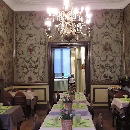 Cour Saint Georges By Cw Collection