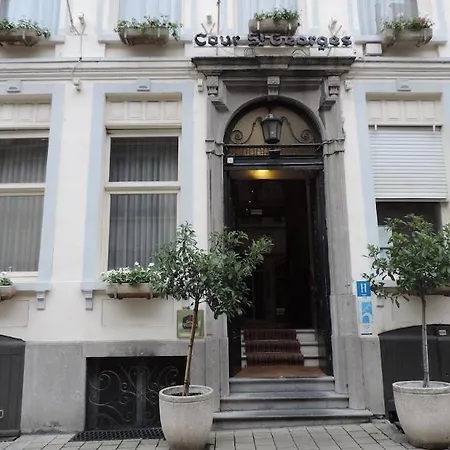 Cour St Georges