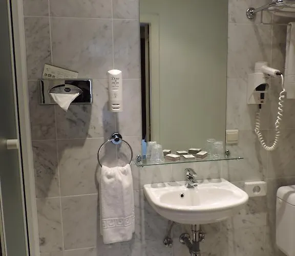 Cour St Georges Готель 3*