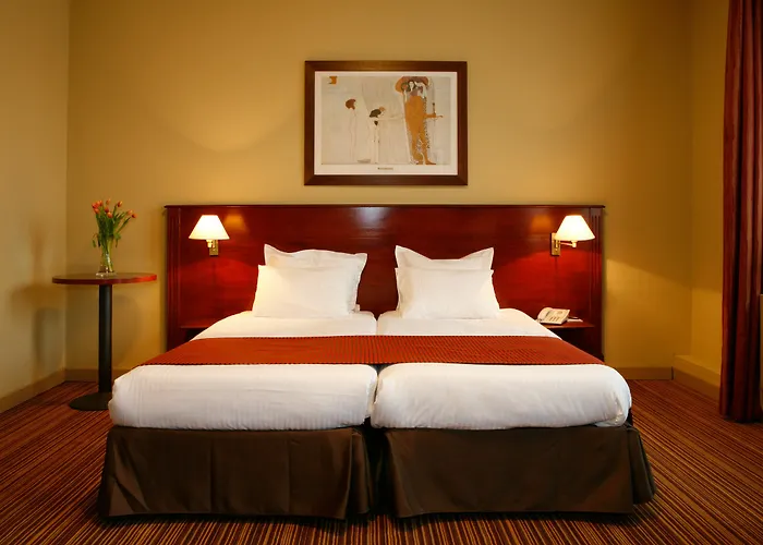 Cour St Georges Готель